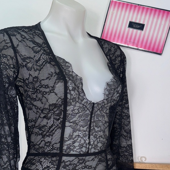 🔥Victoria's Secret Black Lace Long Sleeve Bodysuit lingerie Teddy Sz L NWT - Picture 4 of 6